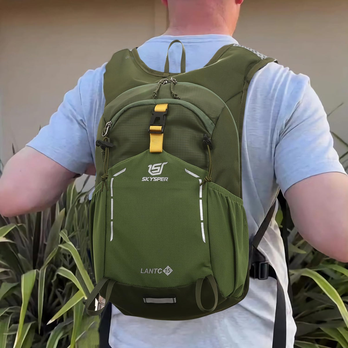 Small Hiking Backpack - 15L Travel Daypack Lightweight Bag Water Resistant Hiking Backpacks for Women Men